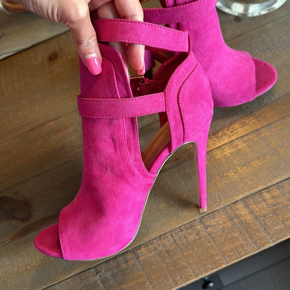 EUC fuchsia, shoe, dazzle shoes - Picture 3 of 11